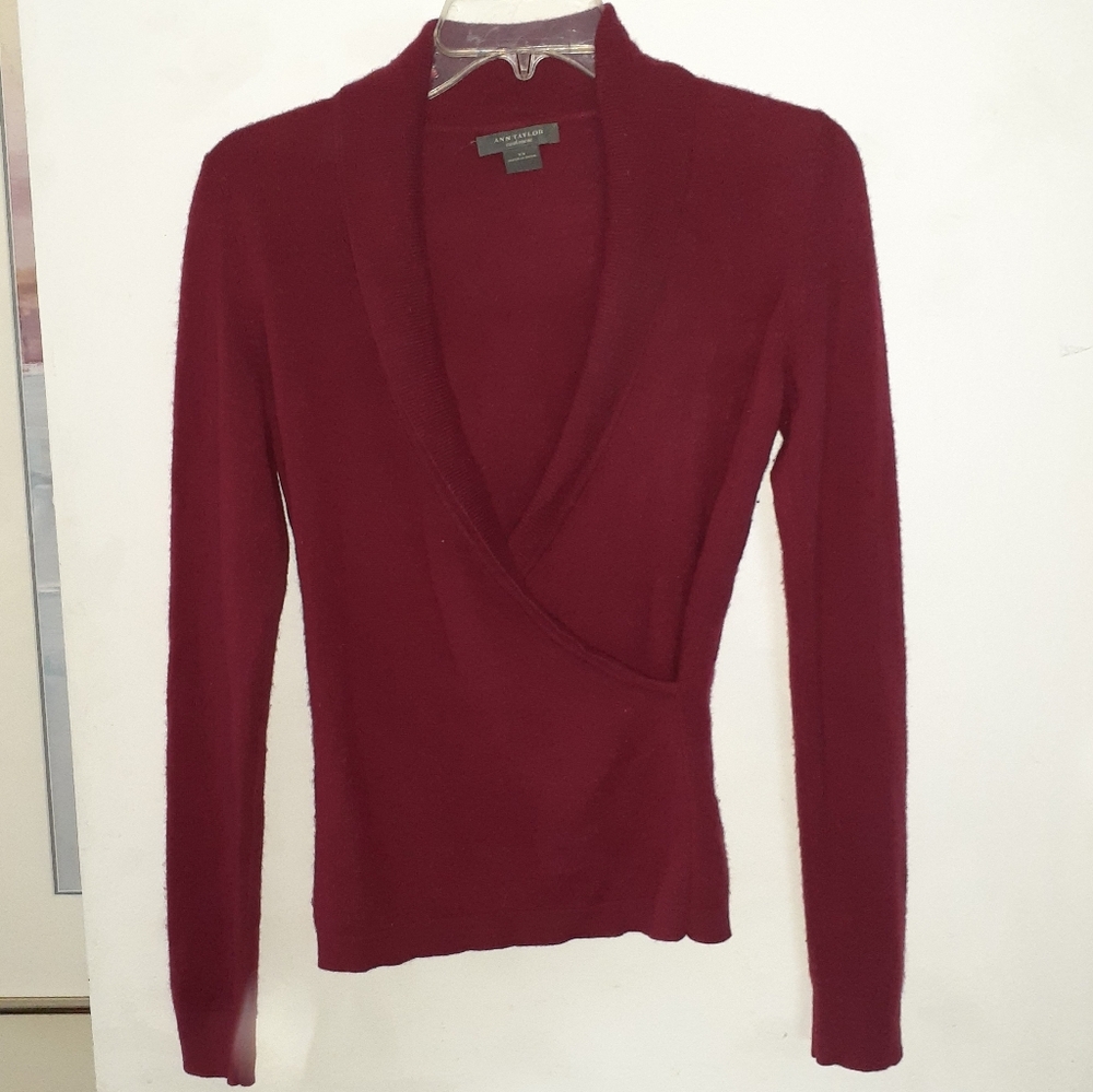 Ann Taylor Cashmere Wool Deep Burgundy Red Wrap Front Sweater Xs Quiet Luxury - Picture 2 of 4